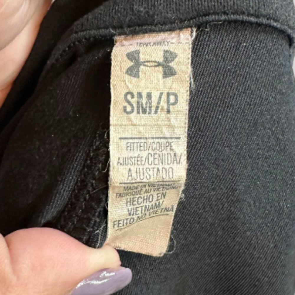 Under Armour Women's Running Jacket with Neck Guard Black Size Small - Picture 11 of 13
